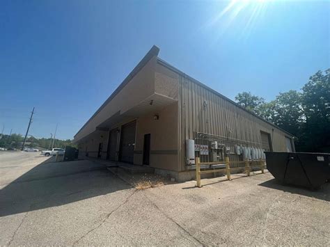 storage units gladstone mo|6810 N Oak Trafficway, Gladstone, MO 64118